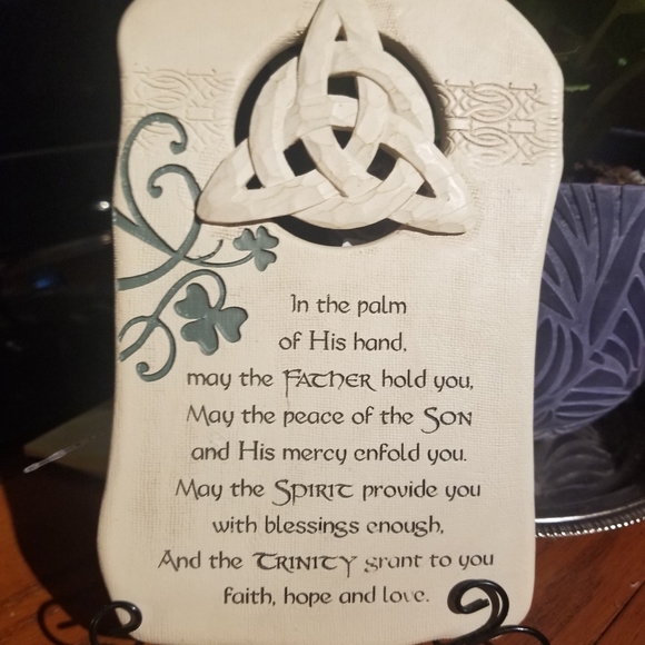 Holy trinity,celtic knot,triskele plate by abby press with clovers - Picture 3 of 4